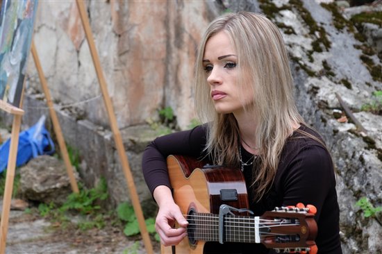 Hudobný program - Michaela Regecová, gitara