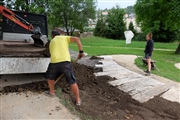 25.  Práca na travertínových podsedákoch