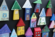 56.  Detské tvorivé dielne s Magdou Michlíkovou - maľované drevené domčeky